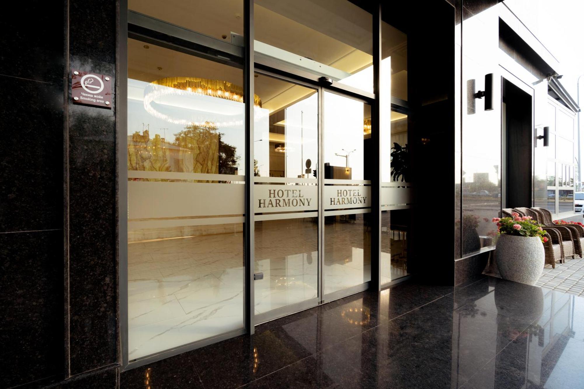 Harmony Hotel Tasjkent Buitenkant foto