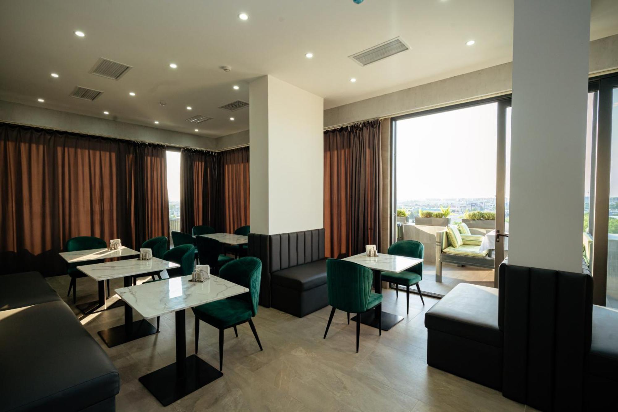 Harmony Hotel Tasjkent Buitenkant foto