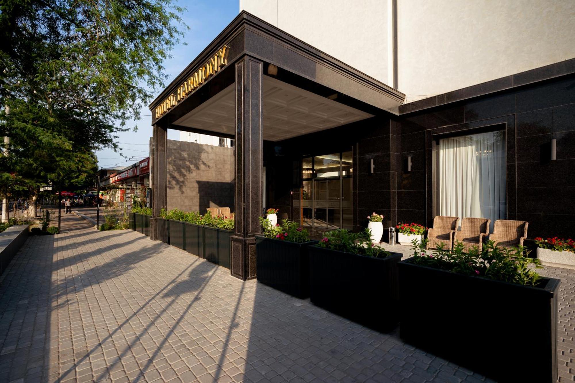 Harmony Hotel Tasjkent Buitenkant foto